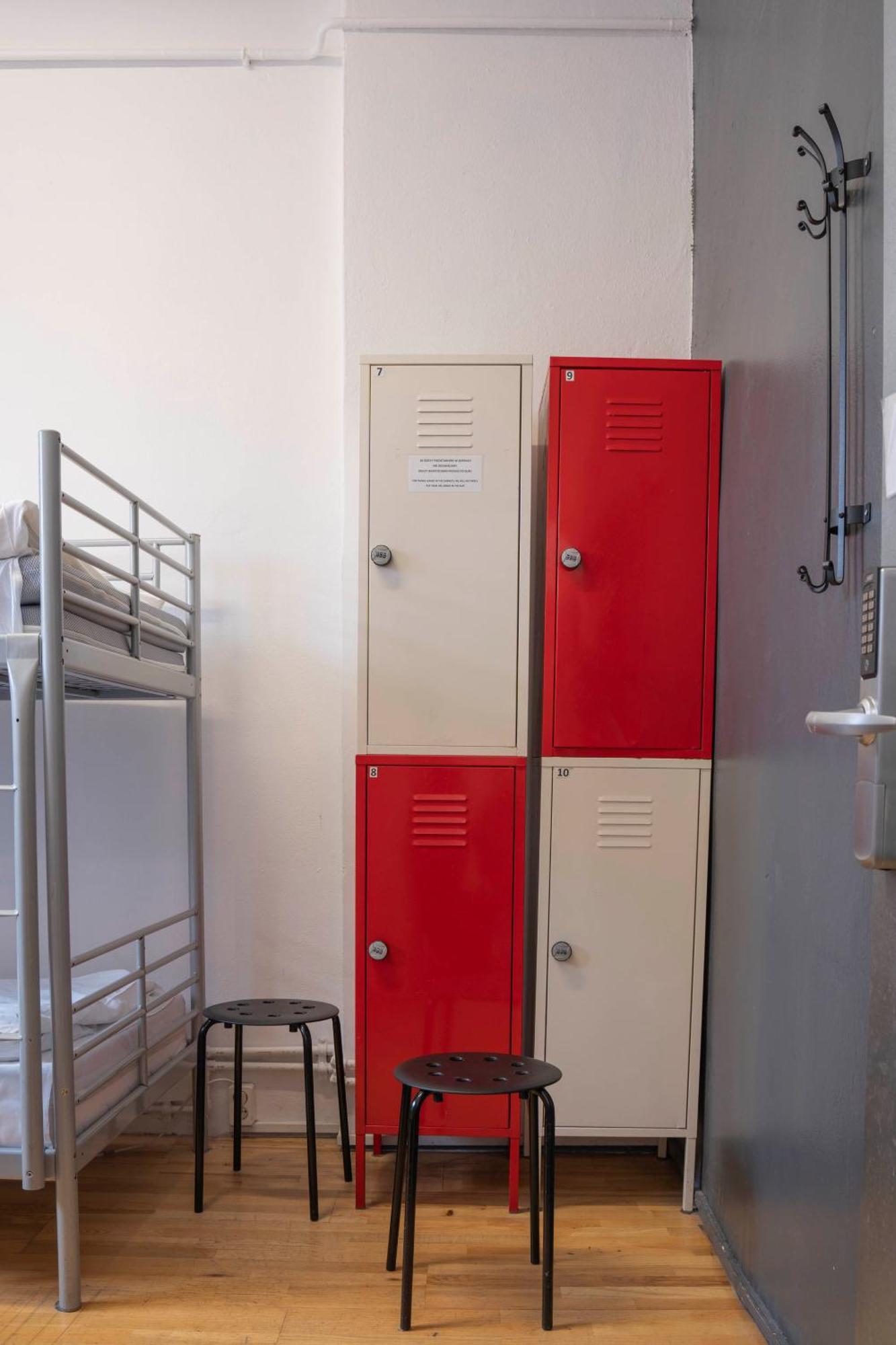 New World St Hostel And Private Room Warsaw Exterior photo