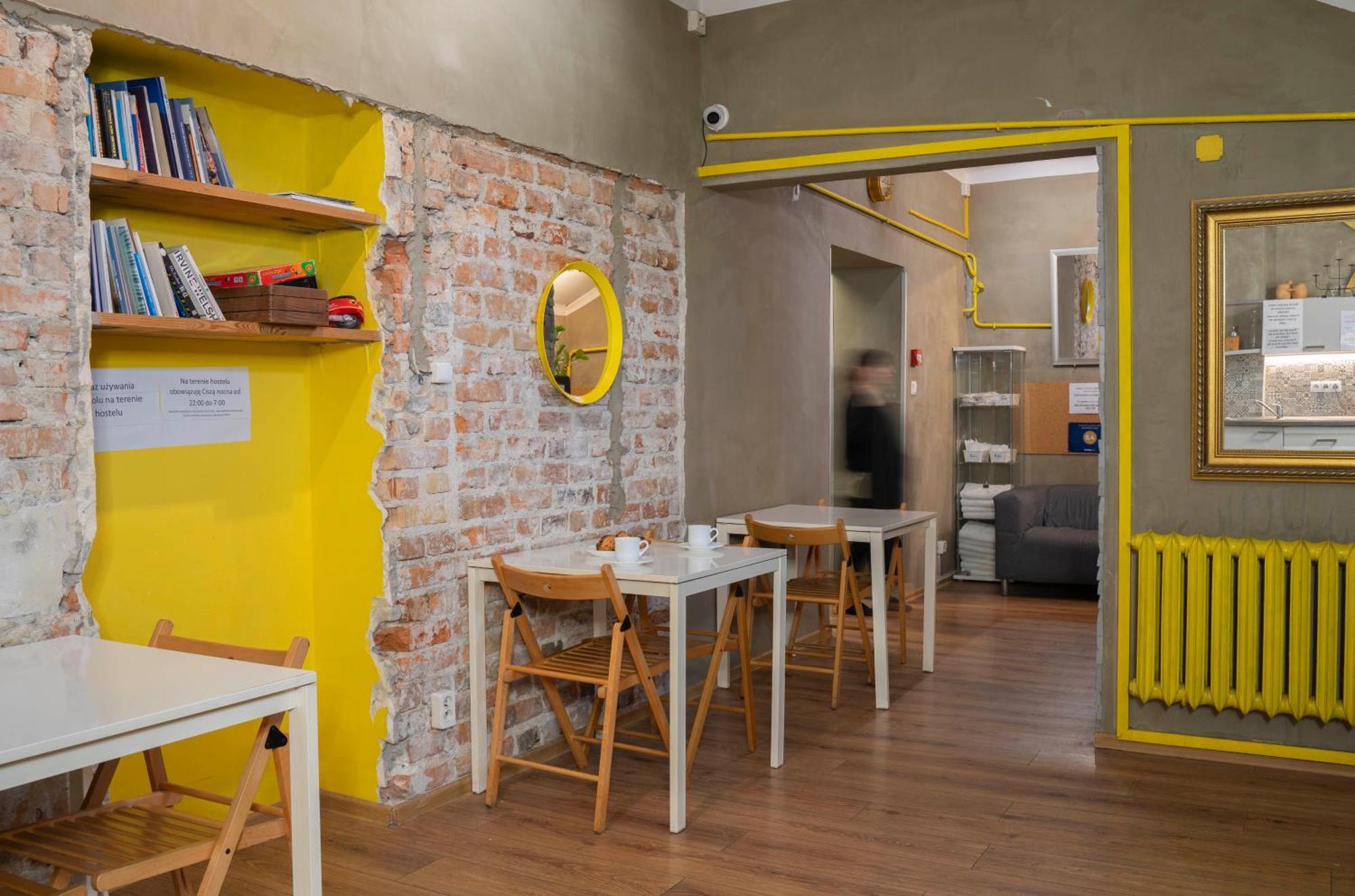 New World St Hostel And Private Room Warsaw Exterior photo