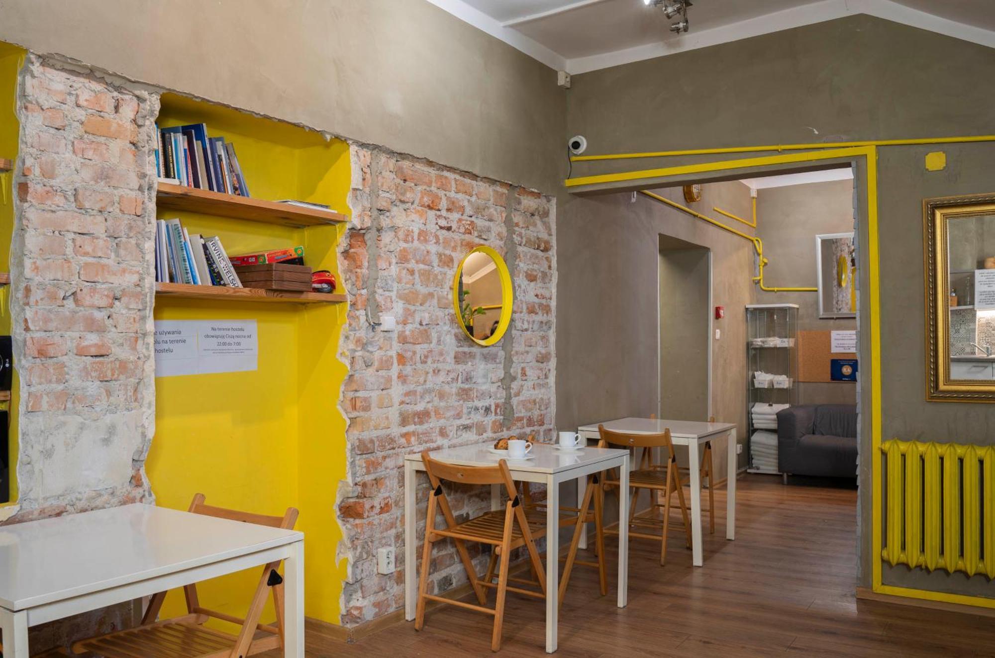 New World St Hostel And Private Room Warsaw Exterior photo
